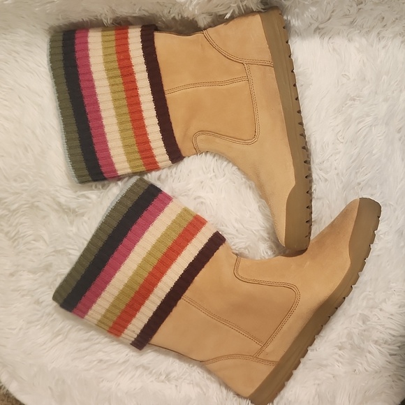 Coach Tatum Boots - Picture 2 of 9